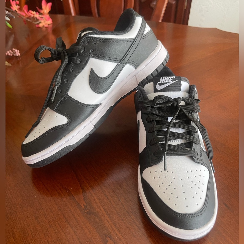 Nike Dunk Low Womens Sneaker NEW